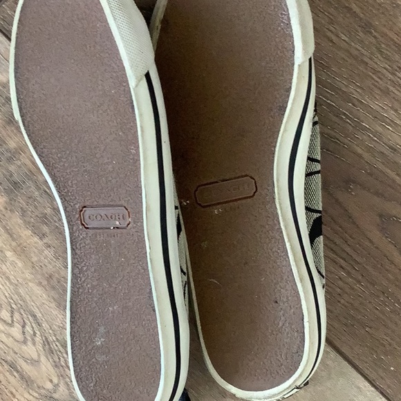 Coach Logo Tennis shoes 🖤🖤🖤Good condition - Picture 6 of 6